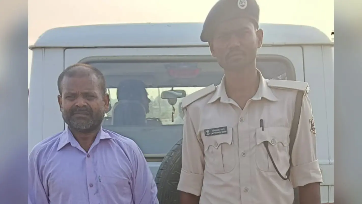 Darbhanga News: तिलकेश्वर थाना पुलिस की बड़ी कामयाबी, महिशौथ गांव से दबोचा गया फरार आरोपी, भेजा गया जेल